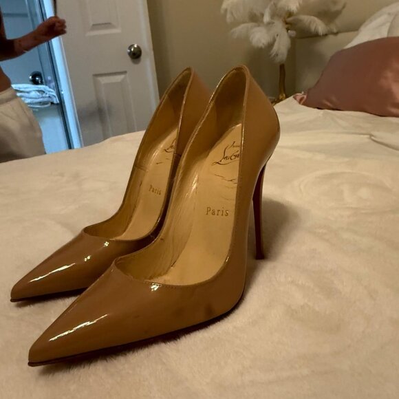 Shoes - Picture 1 of 4